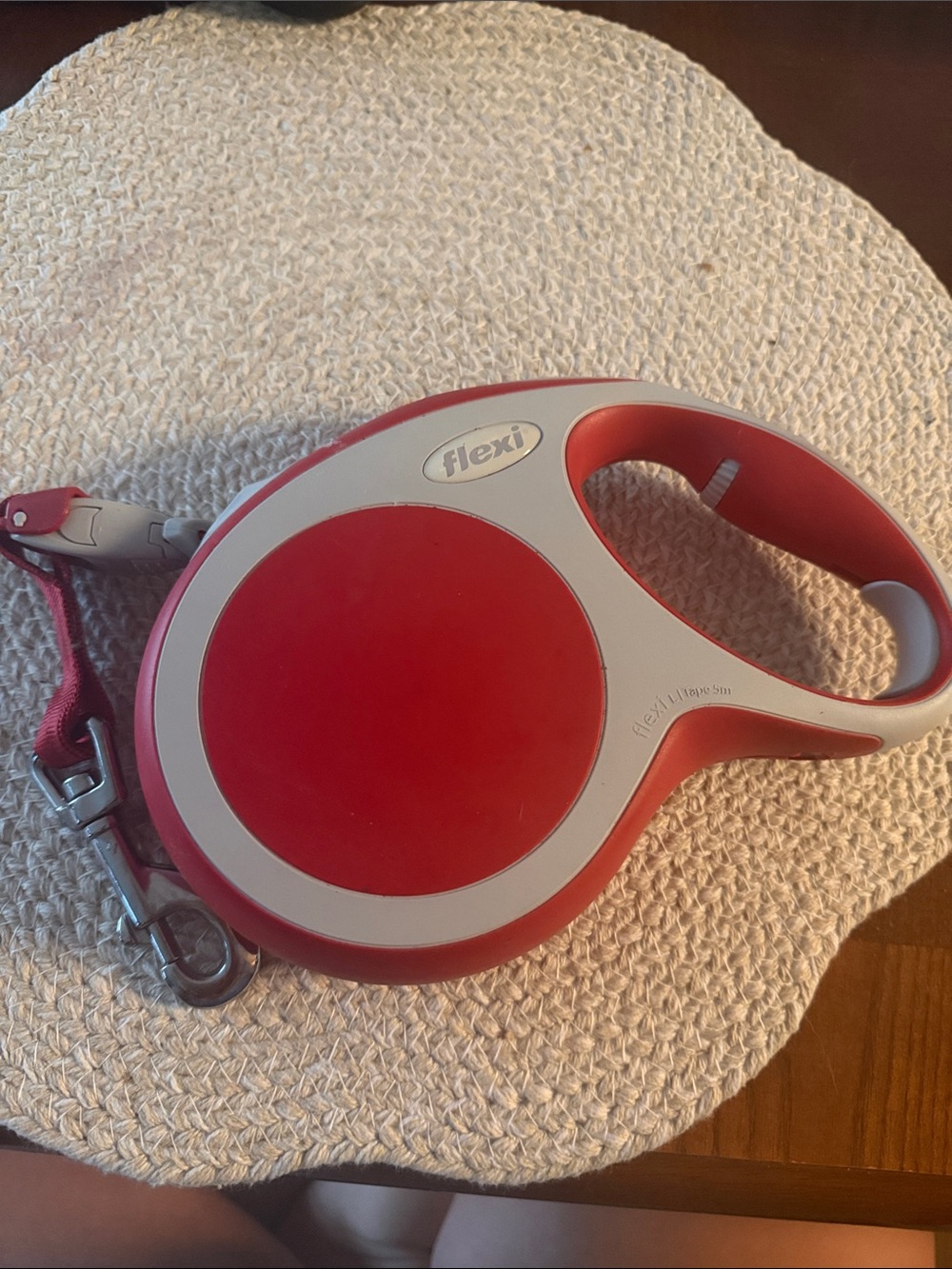 Flexi Red and White Retractable Dog Leash with Ergonomic Handle